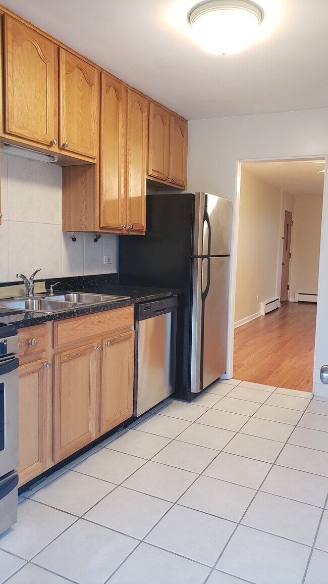 1117 Homestead Rd Unit 5, La Grange Park, IL 60526 Apartments in La