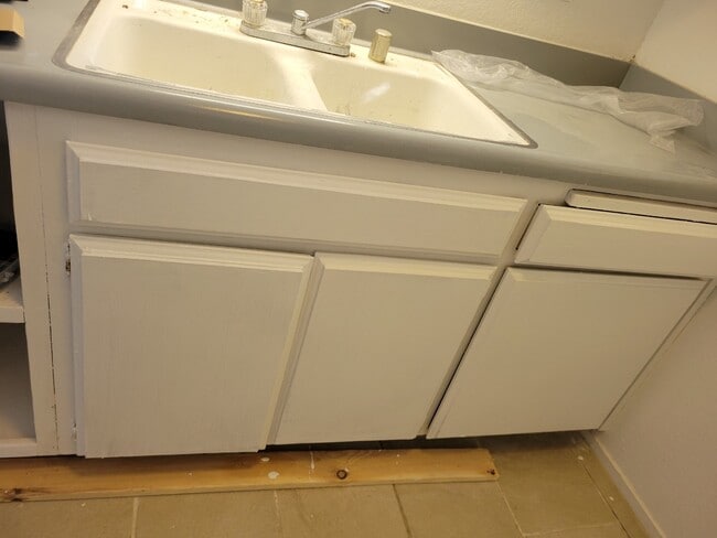 Building Photo - 716 Espee St