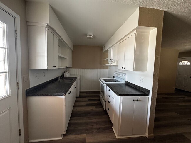 Foto del edificio - Charming and spacious Needles HOME