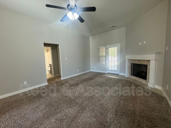 Foto del edificio - 1369 Switzer Dr