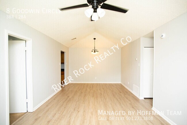 Foto del edificio - 8 Goodwin Cir