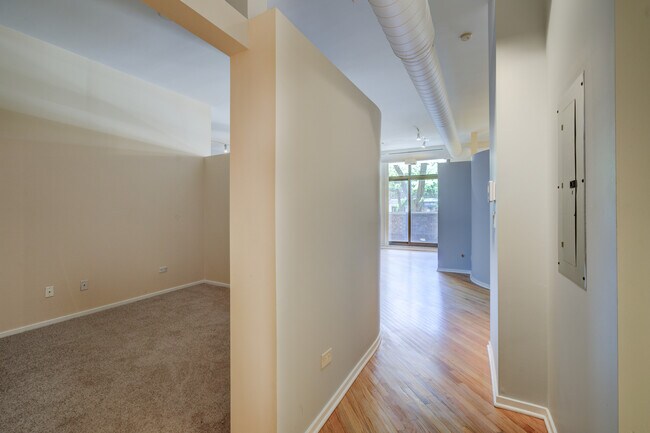 Foto del edificio - 1000 E 53rd St