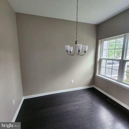 Foto del edificio - 33 Iron Gate Rd