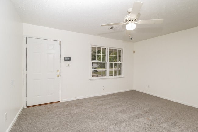 Building Photo - 361 Morris Dr SE