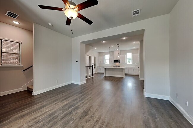 Building Photo - 2232 Palomino St
