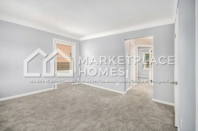 Foto del edificio - 16086 Carlisle Dr