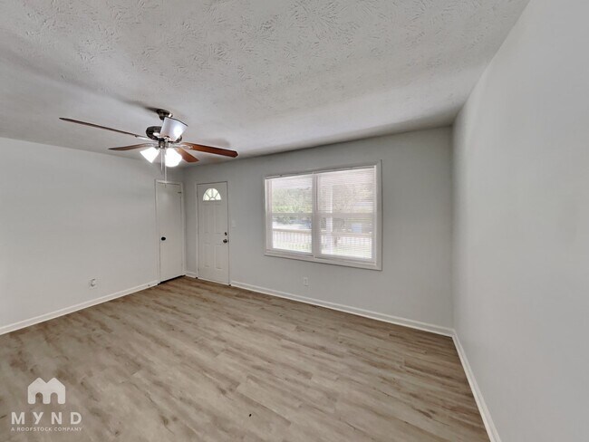 Foto del edificio - 2245 Chestnut Log Loop