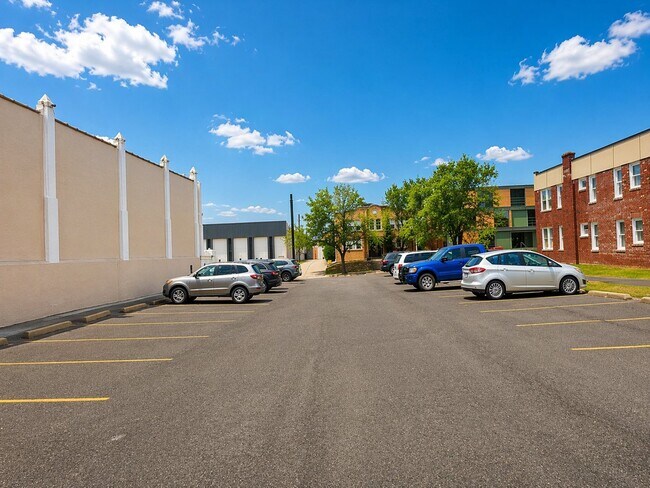 Foto del edificio - 1901 N Classen Blvd