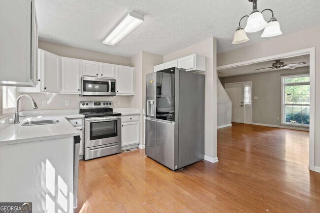 Foto del edificio - 1333 Laura Ln