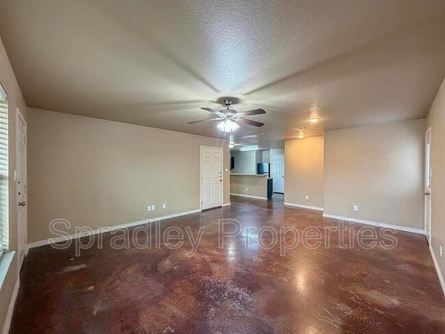 Building Photo - 725 Laila Ln