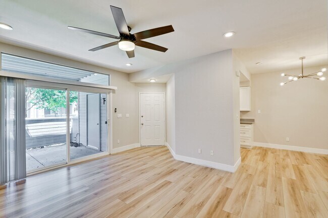 Foto del edificio - Welcome Home!!! - Great Location