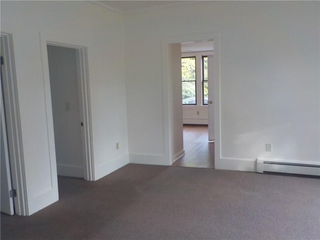 Building Photo - 1014 Park Ave