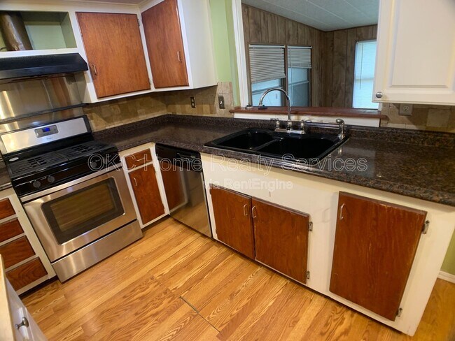 Building Photo - 4900 S Dimple Dr