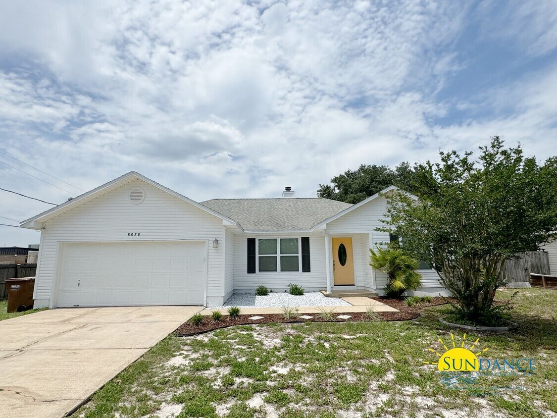 Primary Photo - Charming 3-Bedroom Home in Navarre!