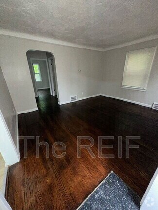 Building Photo - 15818 Lappin St