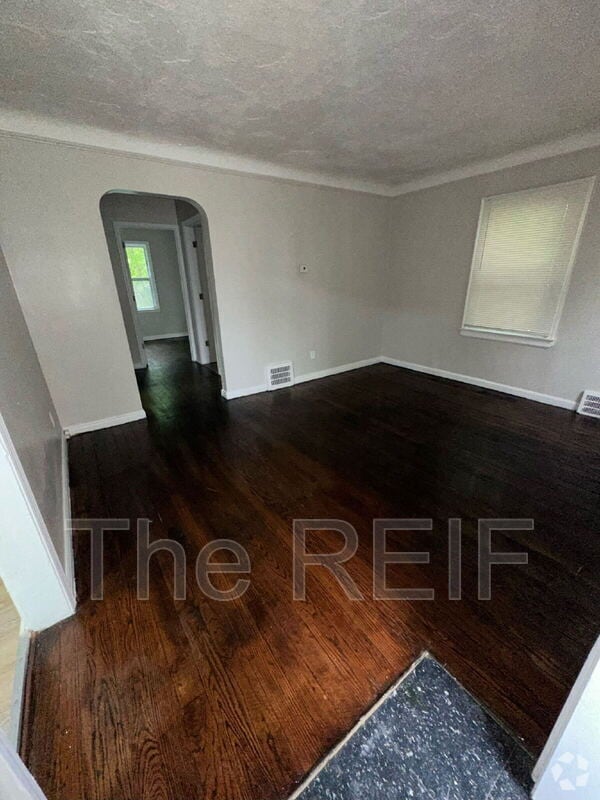 Building Photo - 15818 Lappin St
