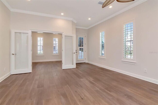 Foto del edificio - 947 Hemingway Cir