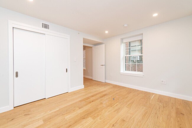 Building Photo - Luxury Studio in the Heart of North End!  ...