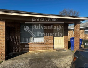 Building Photo - 619 5th Ave