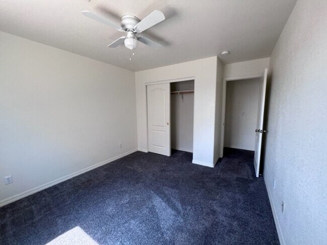 Foto del edificio - 3 Bedroom 2 bath Home Boat Deep Garage and...