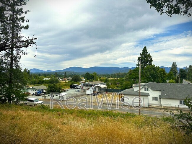 Foto del edificio - 4620 Redwood Ave