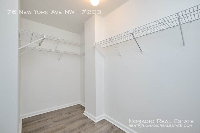 Foto del edificio - 76 New York Ave NW