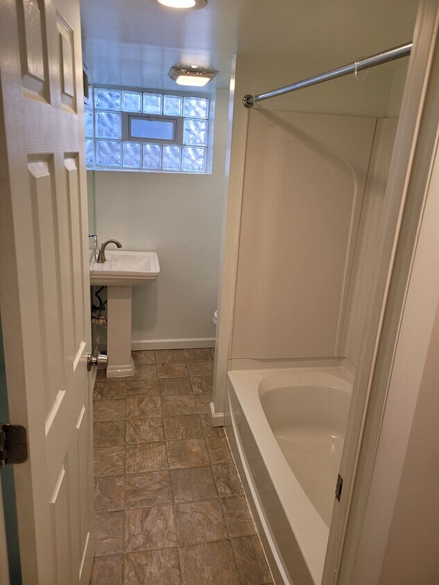 Bathroom - 213 Perrin St