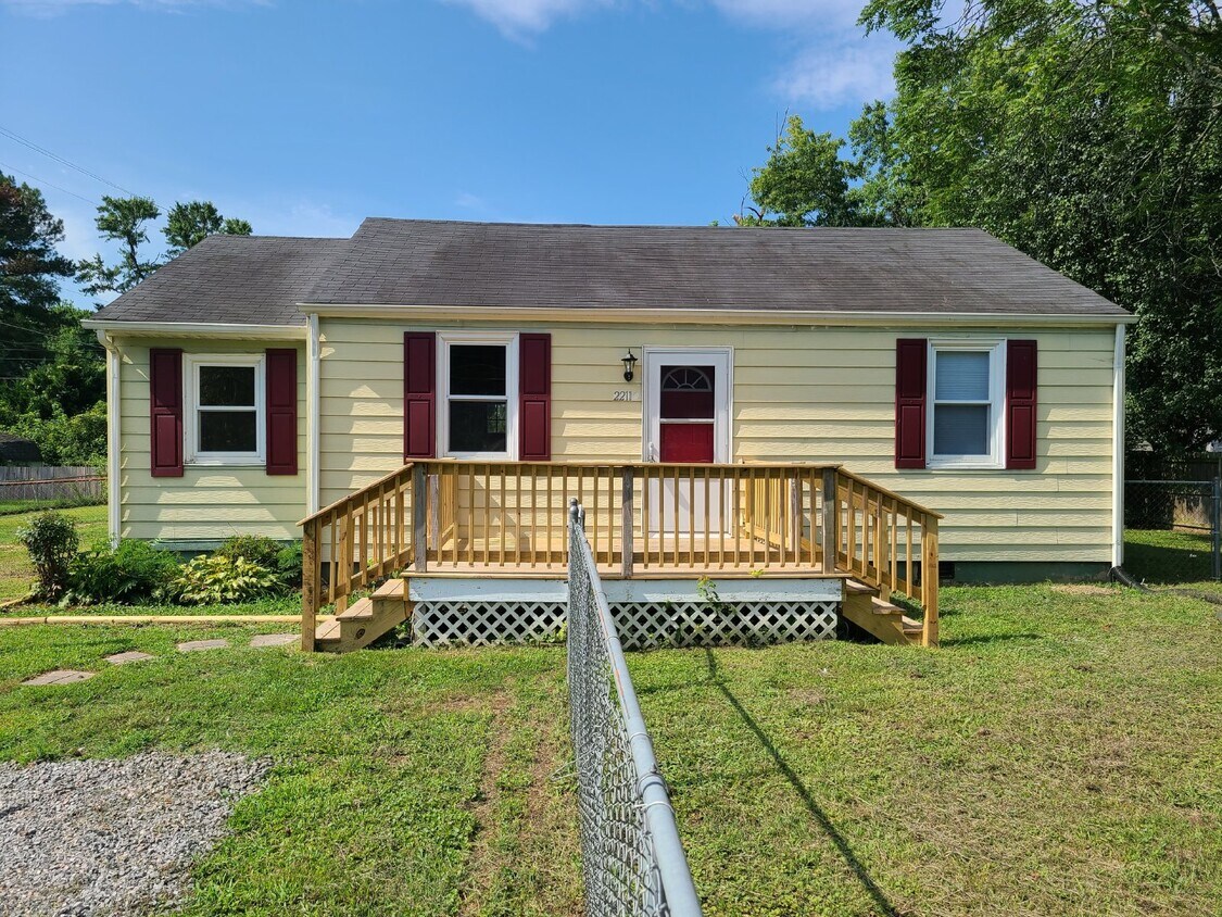 Foto principal - "Charming 2-Bed Home for Rent in Henrico C...