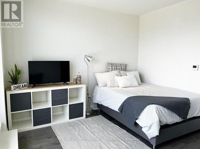 Building Photo - 2 Sonic Way