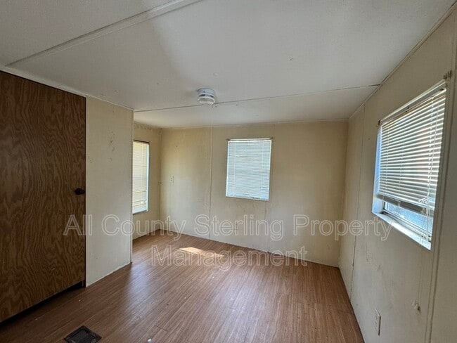 Building Photo - 118 SW Socket Glen