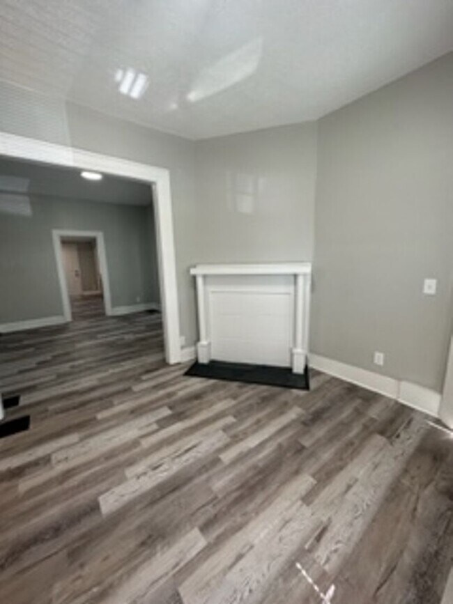 Foto del edificio - 2 Bedroom Home with Fenced in Backyard!