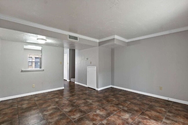 Building Photo - 2 bed, 1 bath townhome at the center of College Station