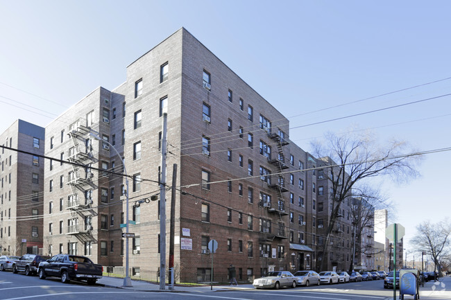 Primary Photo - Commonwealth Apartments