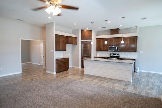 Foto del edificio - 7509 Miriam Vale Ct