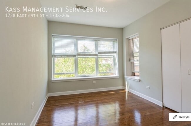 Building Photo - 1738 E 69th St