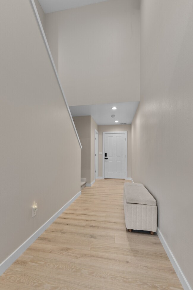 Foto del edificio - 17715 Juniper St