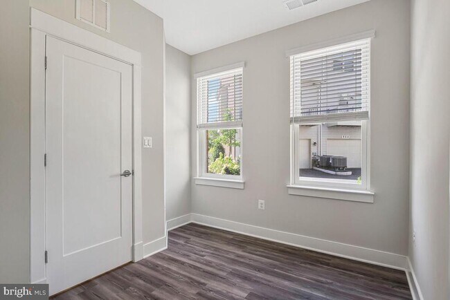 Foto del edificio - 1003 Sycamore Dr SE