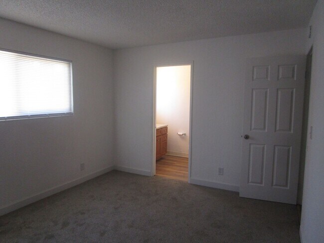 Foto del edificio - 2004 Tolenas Ave