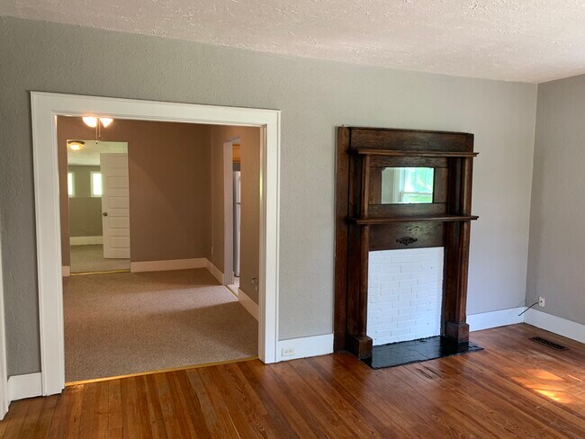 Building Photo - 5301 Ross Rd