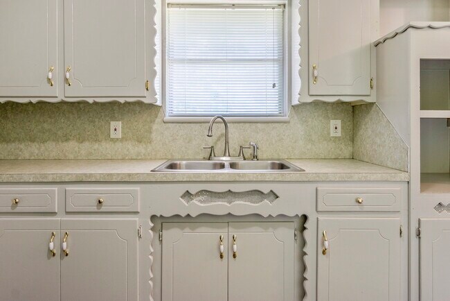 Photo - 1509 NE 33rd St House