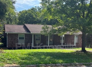 Building Photo - 612 W Meadecrest Dr