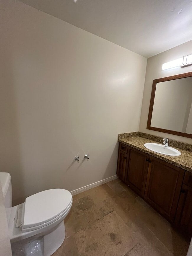 Building Photo - 3880 State St