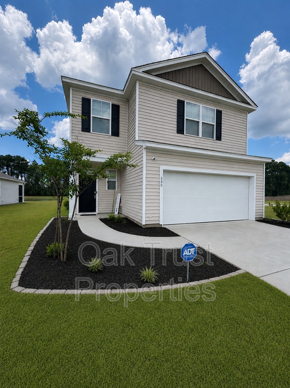 Building Photo - 600 Ladywood Dr