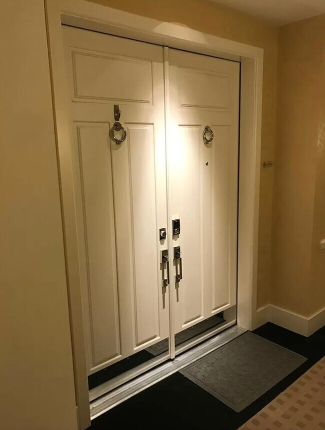 Foto del edificio - 324 E Main St