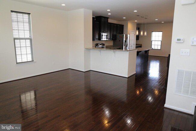 Building Photo - 9456 Ballard Green Dr