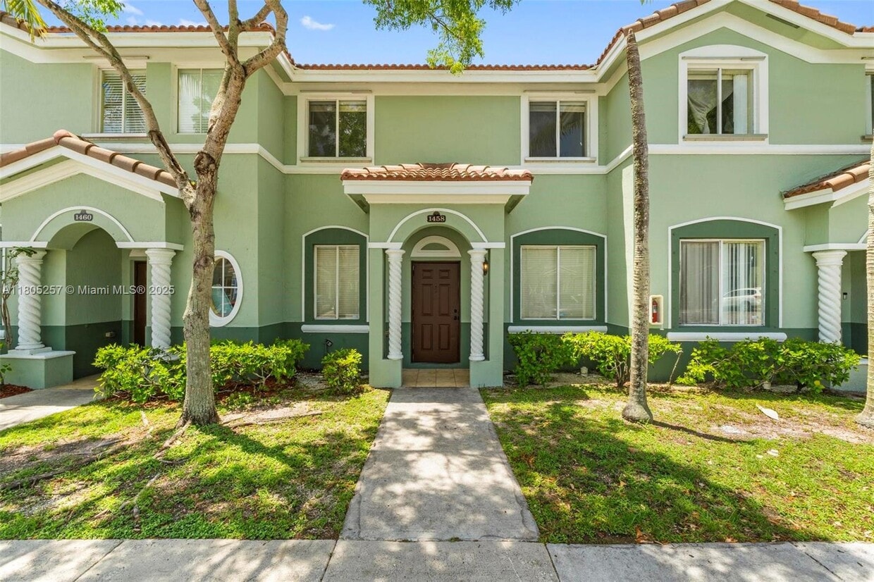 Primary Photo - 1458 SE 24th Ct