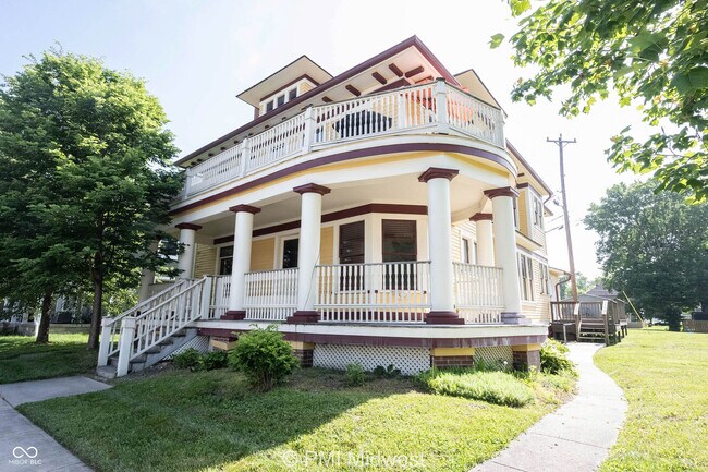Building Photo - 397 N Main St