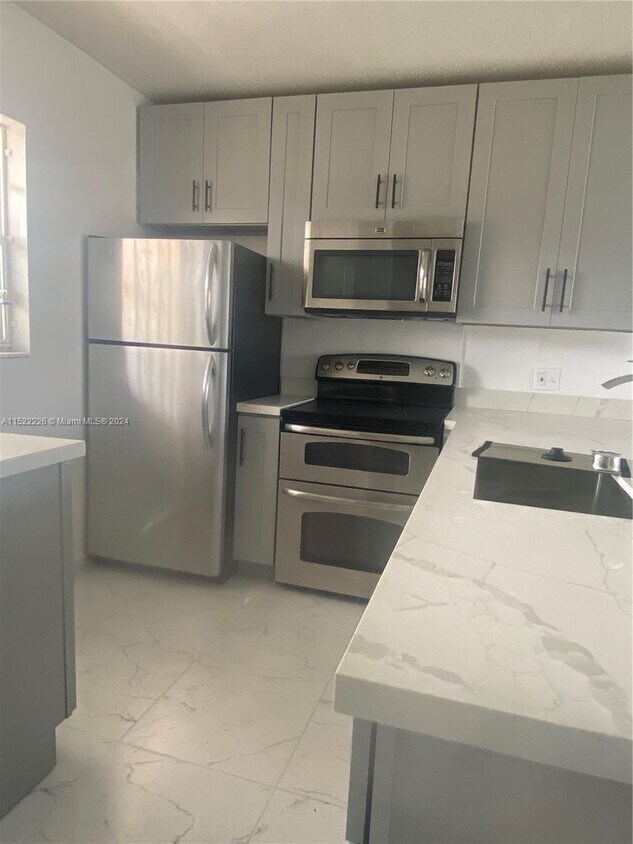 Foto principal - 5181 W Oakland Park Blvd