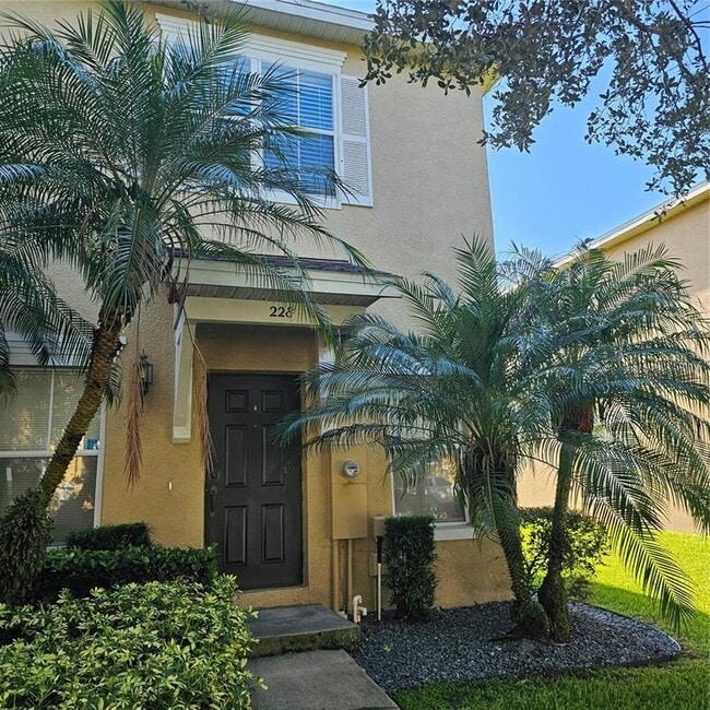 Foto del edificio - 228 Deepcove Rd