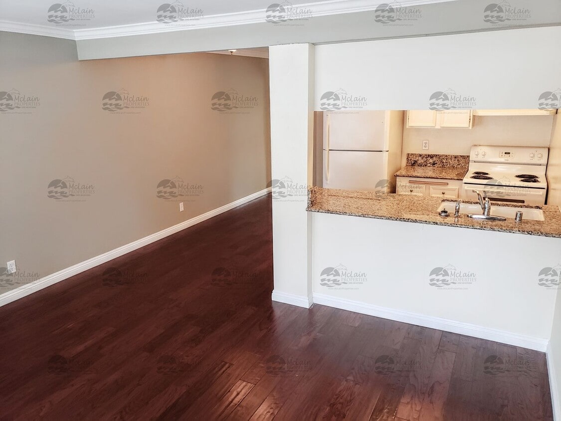 Primary Photo - 1 Bedroom Just Minutes to Beach in Oceansi...